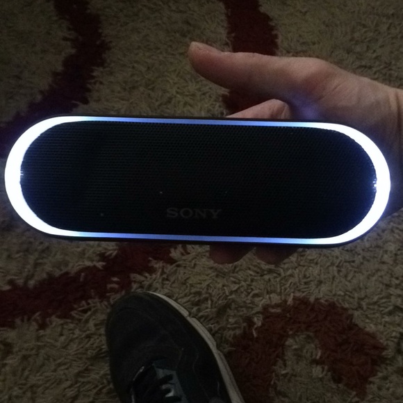 Sony srs xb-20 Bluetooth speaker! - Picture 2 of 5
